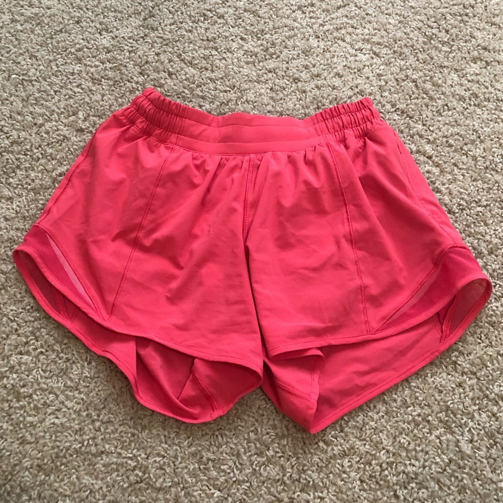 NWT Lululemon Hotty Hot 4” Short